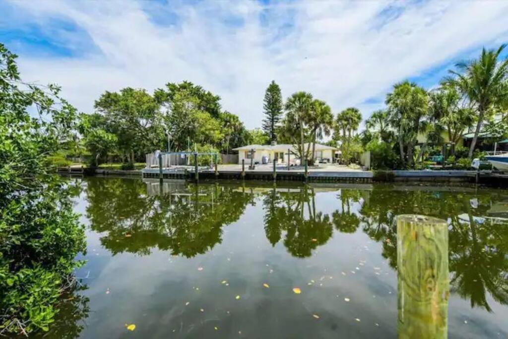 Walk To The Beach - Island Villa Siesta Key Eksteriør billede